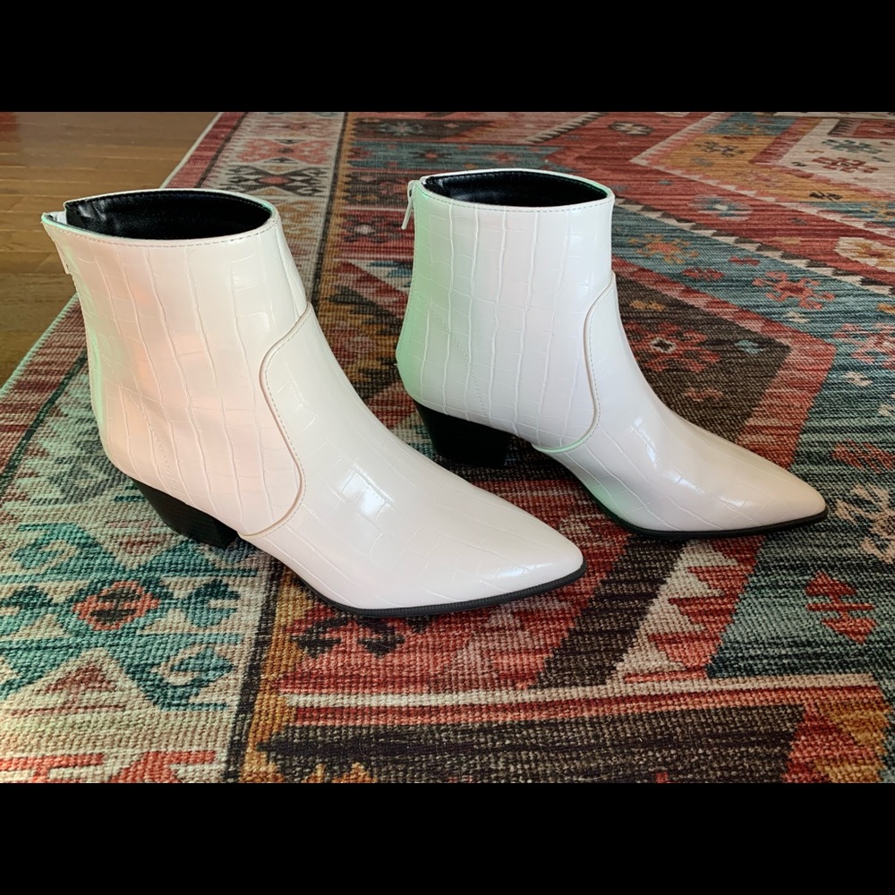 White alligator booties